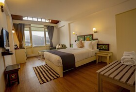 Treenz Kanta Chumbi Residency