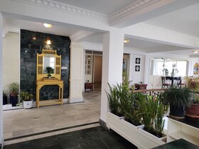 Treenz Kanta Chumbi Residency