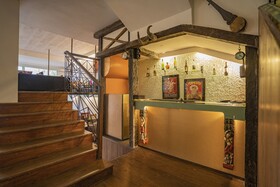 Treenz Kanta Chumbi Residency