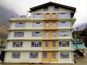 Hotel Lachung Continental