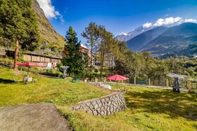 Summit Khangri Karpo Retreat & Spa