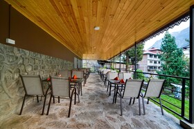 Summit Khangri Karpo Retreat & Spa