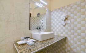 Summit Khangri Karpo Retreat & Spa