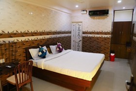 Sri Mahalakshmi Deluxe Lodge