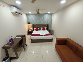 Hotel Akshay Grand