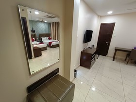 Hotel Akshay Grand