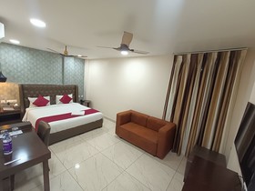 Hotel Akshay Grand