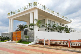 Den's Beach House