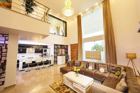 Den's Beach House