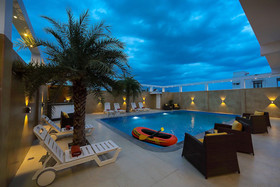 Den's Beach House