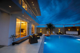 Den's Beach House