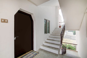 Apple Door Service Apartment