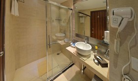 Gokulam Park Hotel