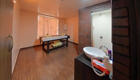 Gokulam Park Hotel
