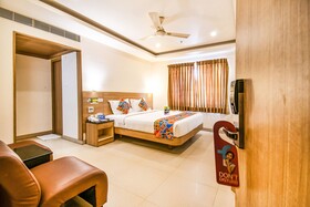 Hotel Royal Castle Inn by FabHotels