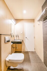 Hotel Royal Castle Inn by FabHotels