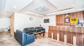 Hotel Royal Castle Inn by FabHotels