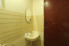 Jr Guest Home by OYO Rooms