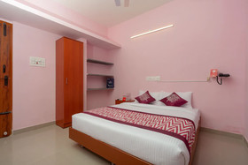 OYO 15702 Thulsi Residency