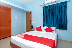 OYO 15702 Thulsi Residency