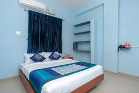 OYO 15702 Thulsi Residency