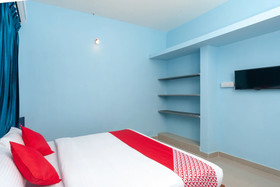 OYO 15702 Thulsi Residency