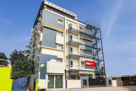 OYO Flagship 22529 Elegance Inn