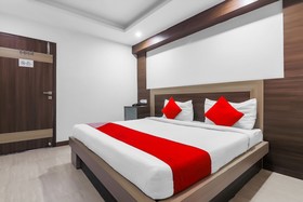 OYO Flagship 22529 Elegance Inn