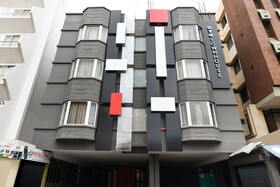 OYO Townhouse 174 Gandhipuram