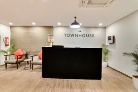 OYO Townhouse 174 Gandhipuram