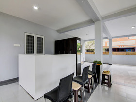 Royal Stay by OYO Rooms