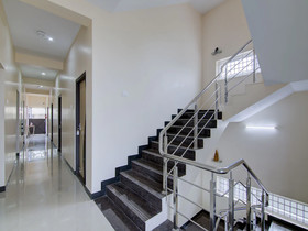 Royal Stay by OYO Rooms
