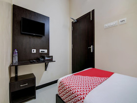 Royal Stay by OYO Rooms