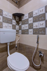 Royal Stay by OYO Rooms