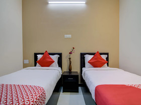 Royal Stay by OYO Rooms