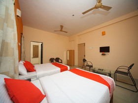 OYO 15517 Kms House
