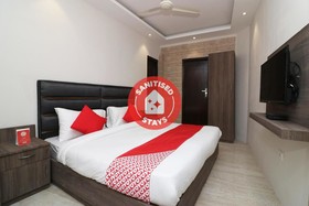 Priya Stays by OYO Rooms