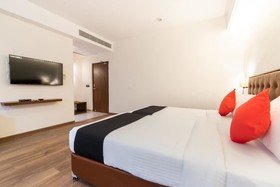 Thechi Hotels by OYO Rooms
