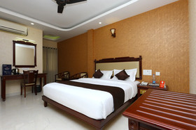 RB Grand Residency by OYO Rooms