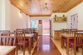 Altius Nest Hotel