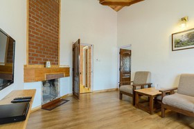 Altius Nest Hotel