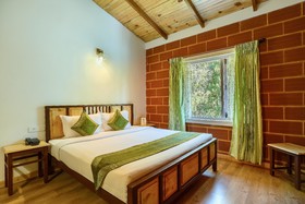 Altius Nest Hotel