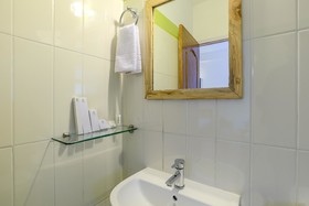 Altius Nest Hotel