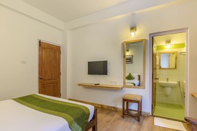 Altius Nest Hotel
