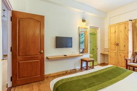 Altius Nest Hotel