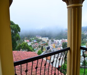 Le Vanira Inn