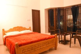 Maha Villa and Cottage by ULO