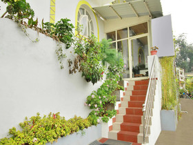 Rose Flower Resort by OYO Rooms