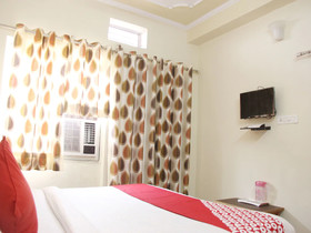 Royal Hotel