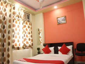 Royal Hotel